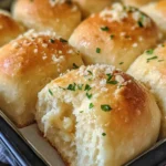 30-Minute Garlic Parmesan Dinner Rolls